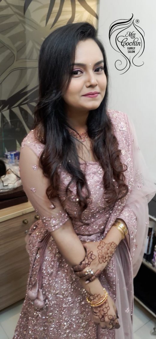 beauty parlour in Kochi