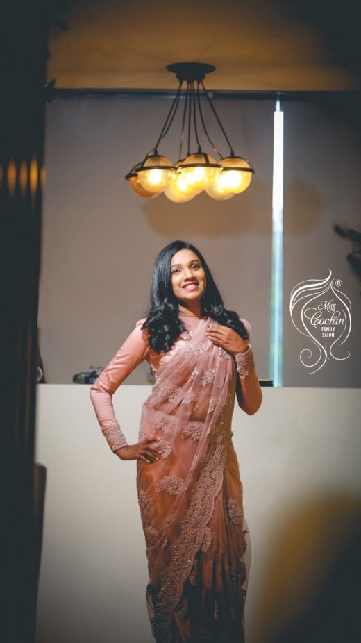 beauty parlour in Kochi